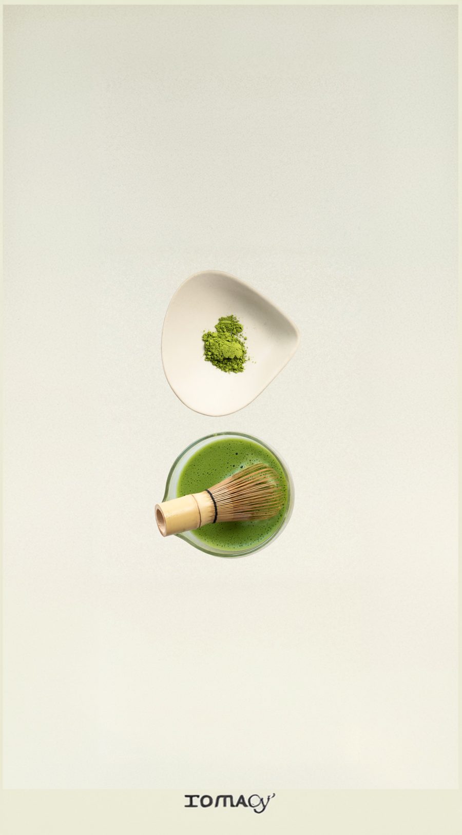 Matcha w proszku i bambusowa miotełka chasen